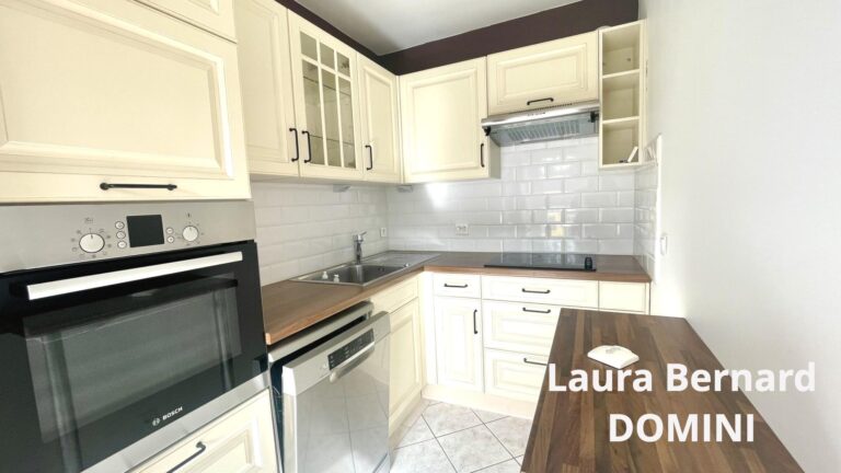 F4 à pieds de la gare